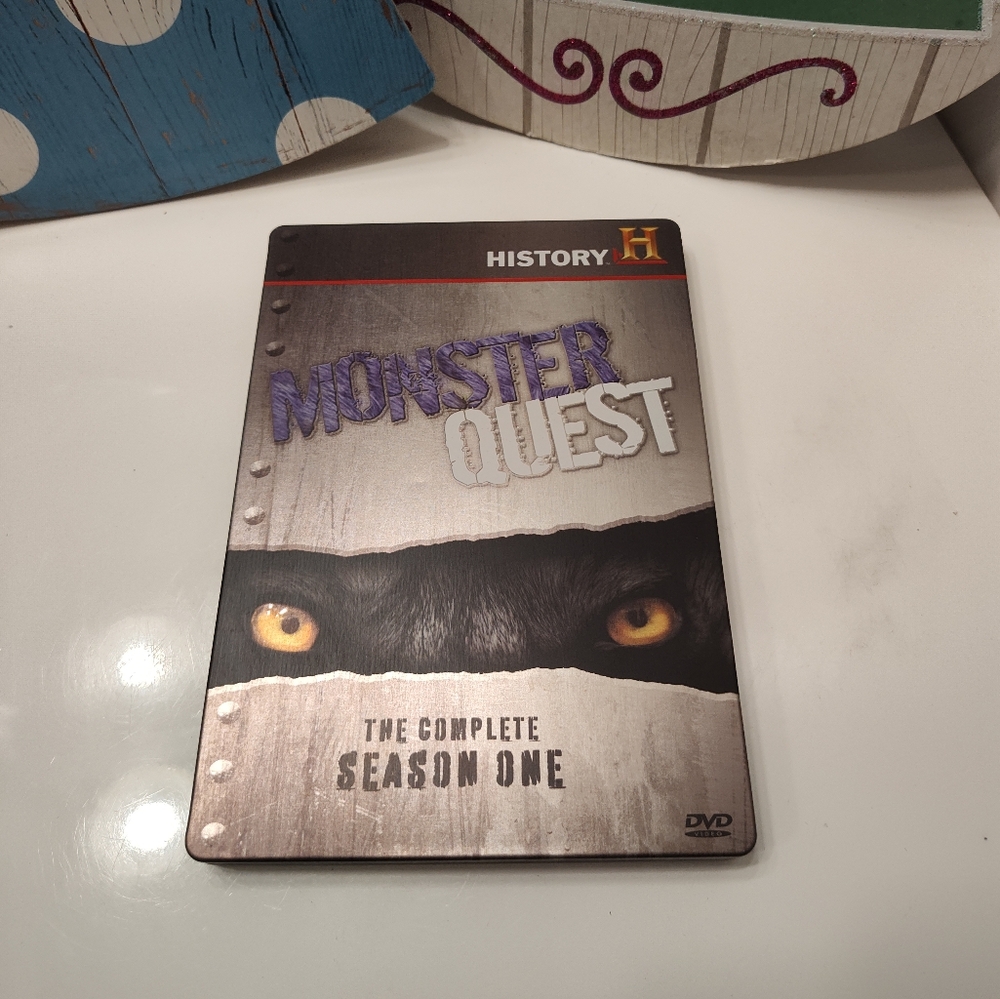 🧌History Channel Monster Quest 2009 Season One Four Disk Box Set, Like New